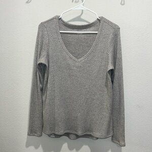 American Eagle Women’s Long Sleeve top soft /casual Medium